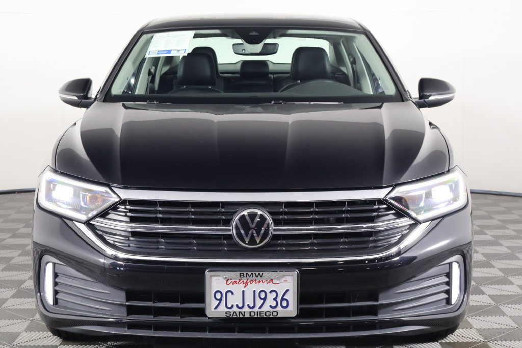Used 2022 Volkswagen Jetta SEL FWD image 2