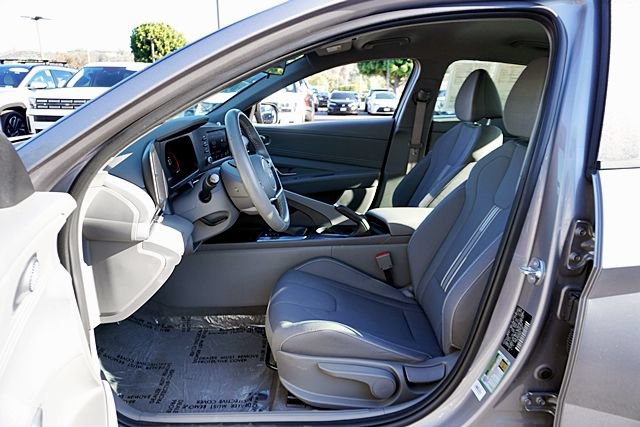 Used 2025 Hyundai Elantra Sport FWD image 13