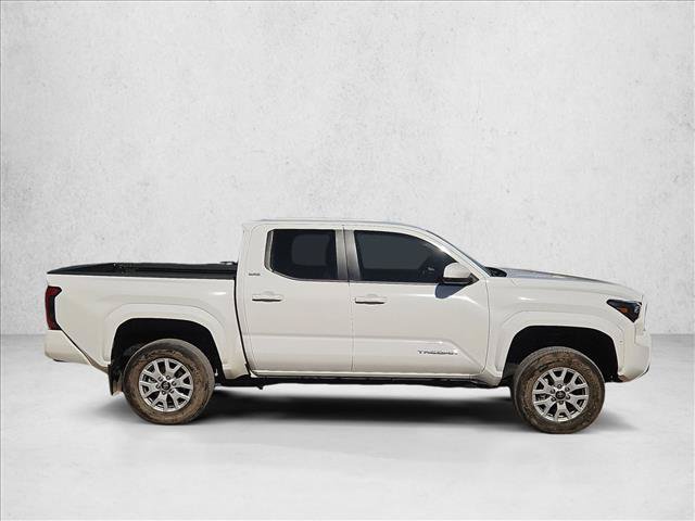 Used 2024 Toyota Tacoma SR5 AWD/4WD image 4