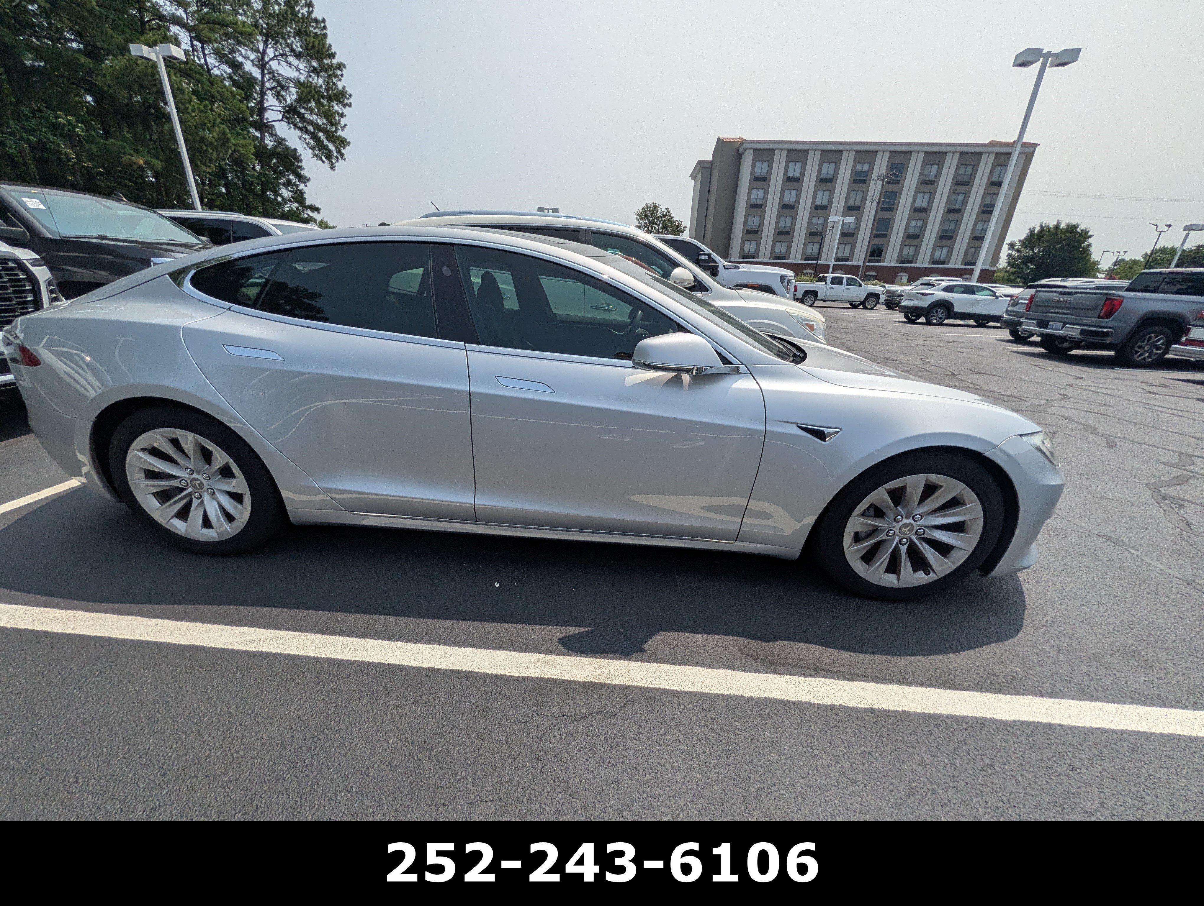 Used 2017 Tesla Model S 75D AWD/4WD image 2
