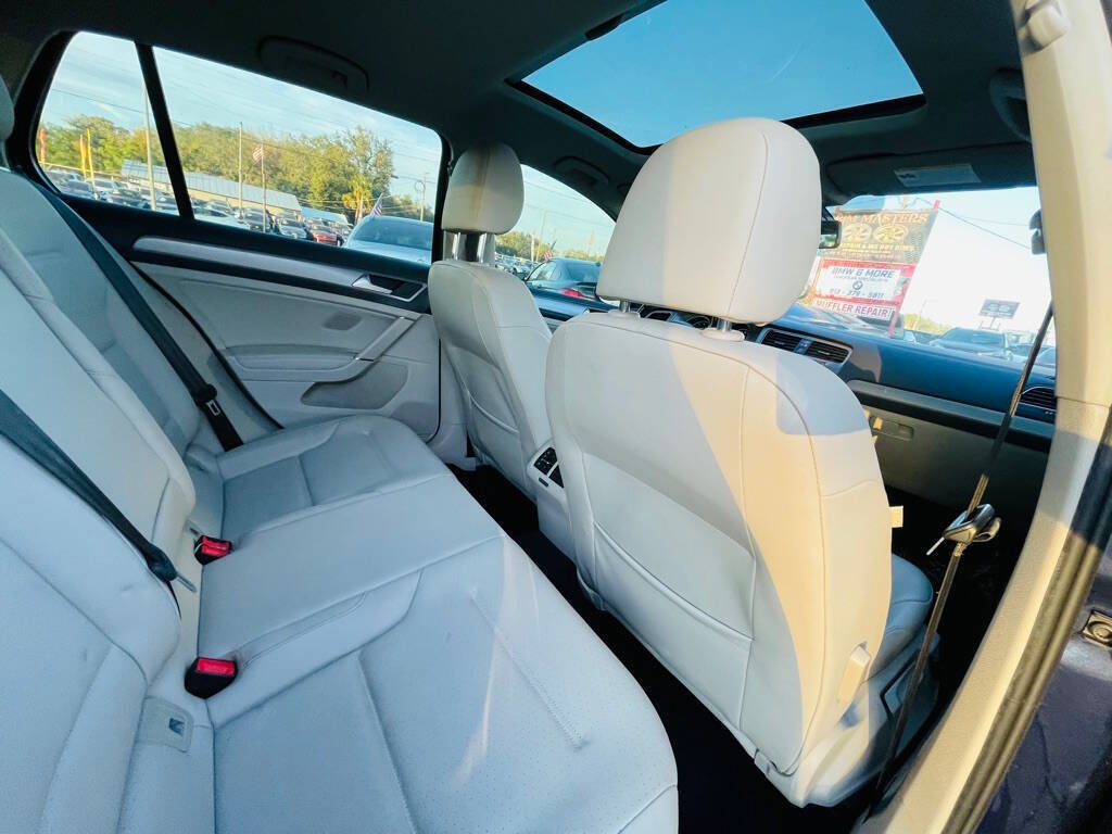 Used 2017 Volkswagen Golf Wolfsburg Edition image 20