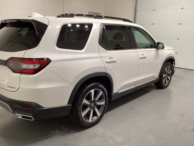 Certified 2023 Honda Pilot Touring image 8