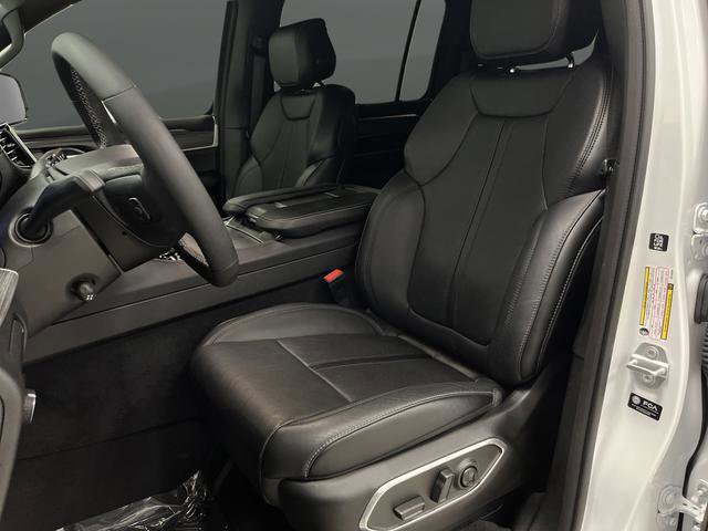 Used 2024 Jeep Wagoneer Series III w/ Convenience Group I image 4