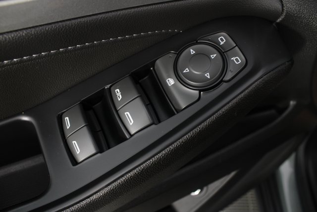 Used 2023 Chevrolet Traverse LT w/ Rear Camera Mirror Package image 16