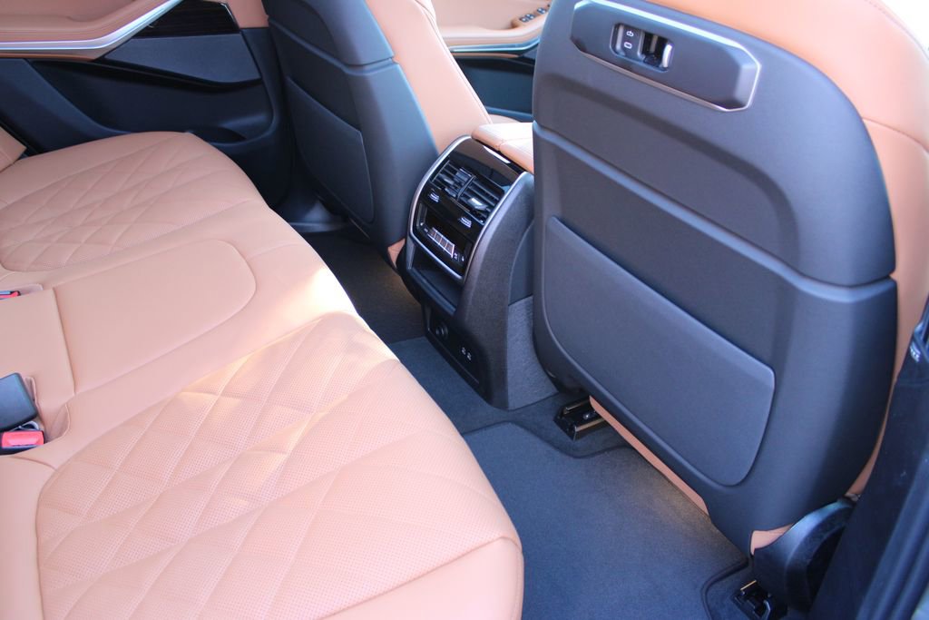 New 2026 BMW X5 xDrive50e w/ Climate Comfort Package image 49