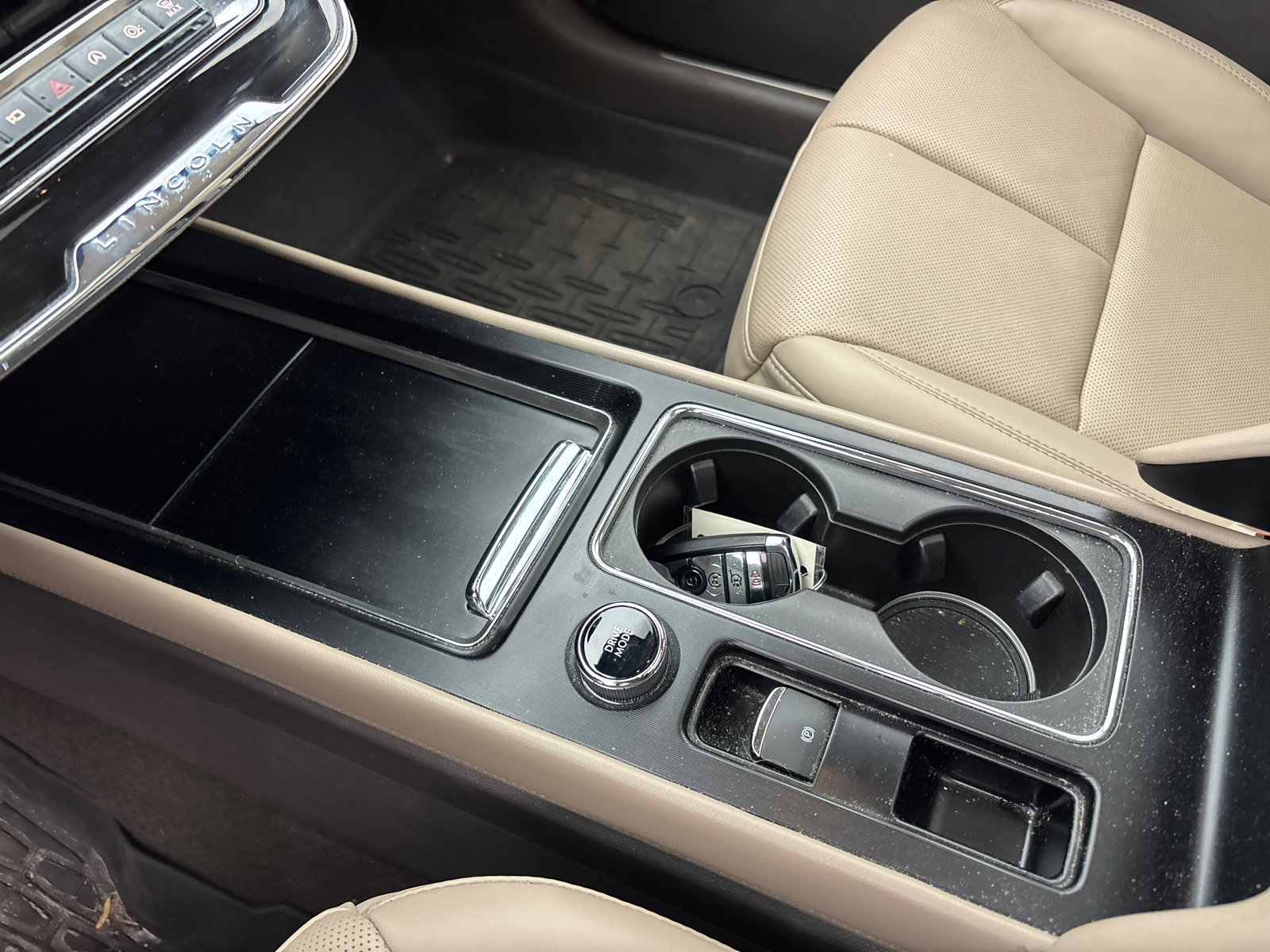 Certified 2023 Lincoln Corsair Reserve w/ Equipment Group 201A image 23