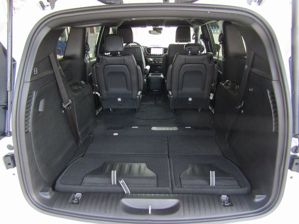 New 2026 Chrysler Pacifica Select image 34