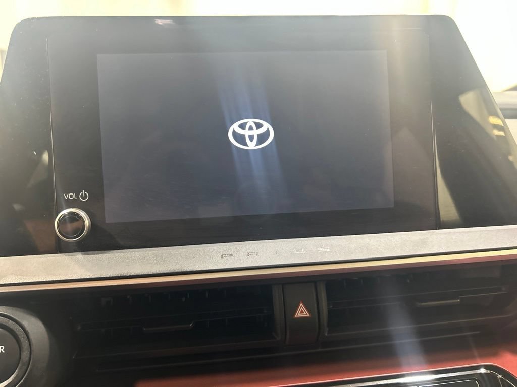 Used 2026 Toyota Prius Plug-In Hybrid FWD image 28