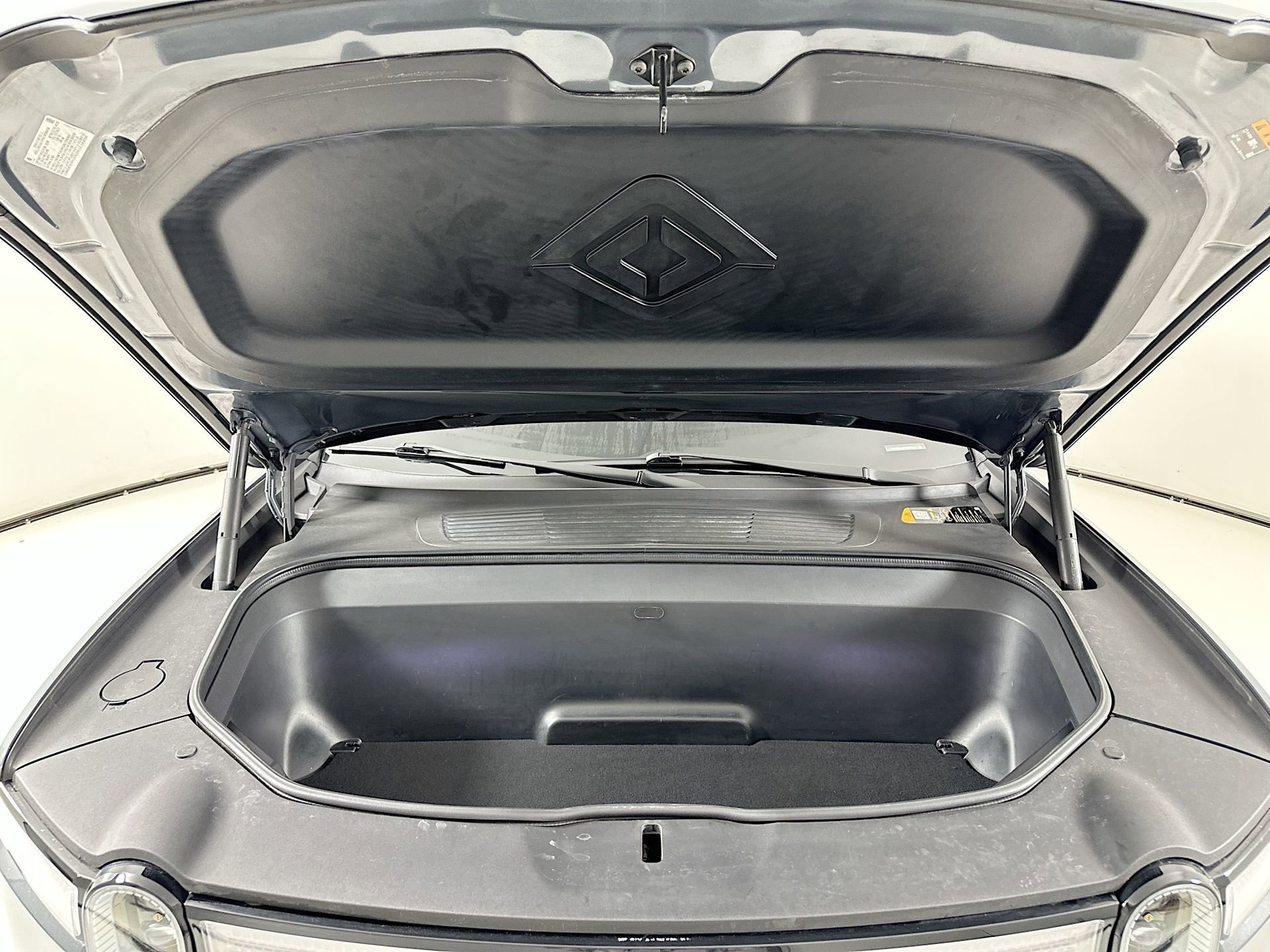 Used 2023 Rivian R1T Adventure AWD/4WD image 33