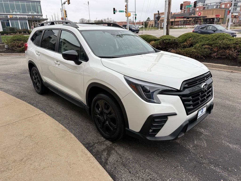 Used 2024 Subaru Ascent Onyx Edition Limited image 3