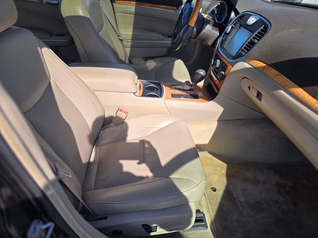 Used 2012 Chrysler 300 C RWD image 7