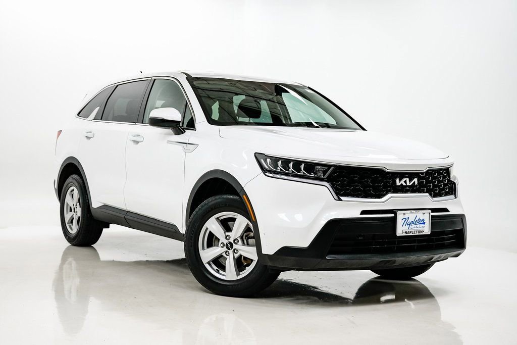 Used 2023 Kia Sorento LX image 5