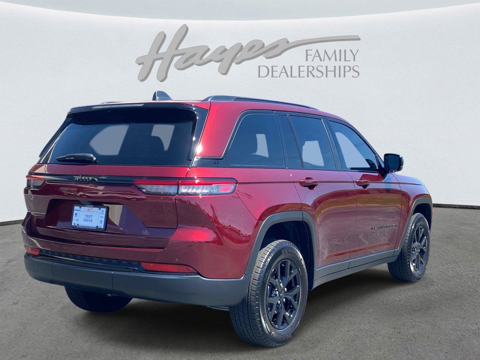 Used 2025 Jeep Grand Cherokee Altitude RWD video 3