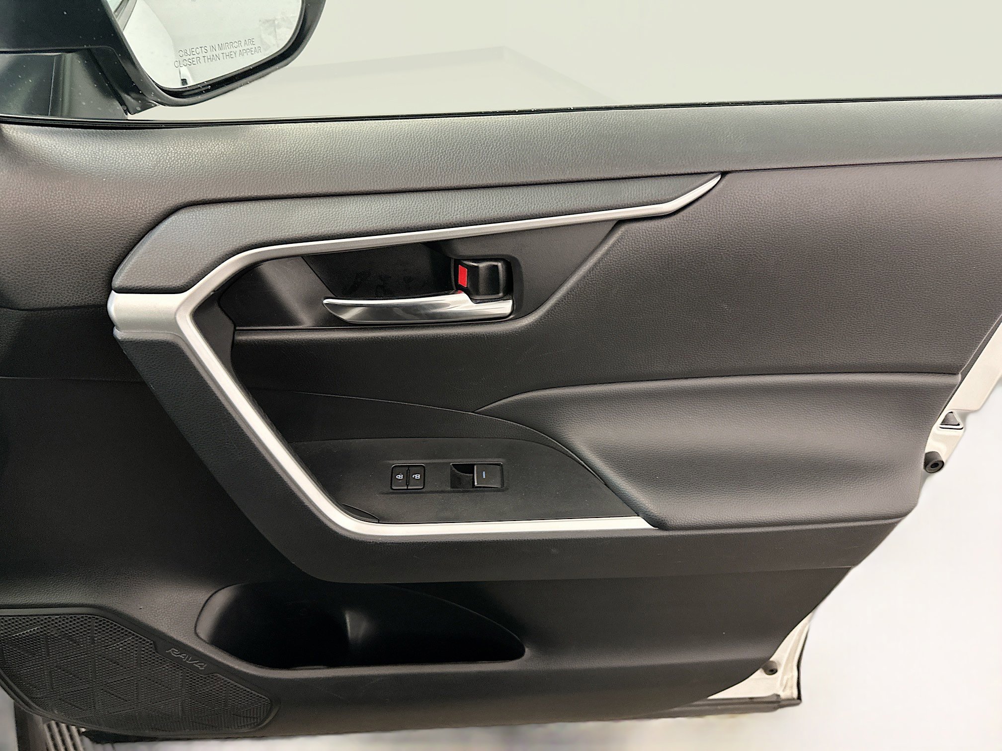 Used 2024 Toyota RAV4 XLE image 33