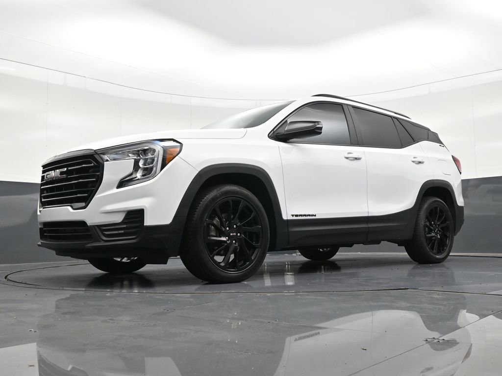 Used 2024 GMC Terrain SLE w/ Driver Convenience Package image 23