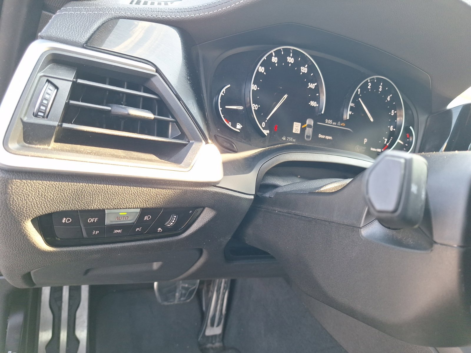 Used 2020 BMW 330i Sedan w/ M Sport Package RWD image 16