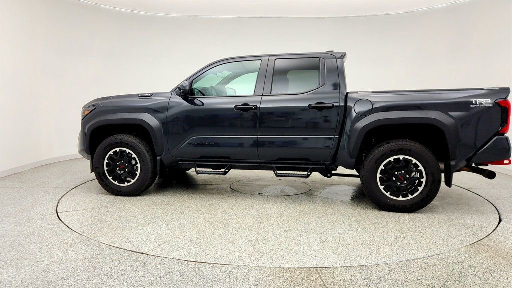 Used 2025 Toyota Tacoma TRD Off-Road AWD/4WD image 8