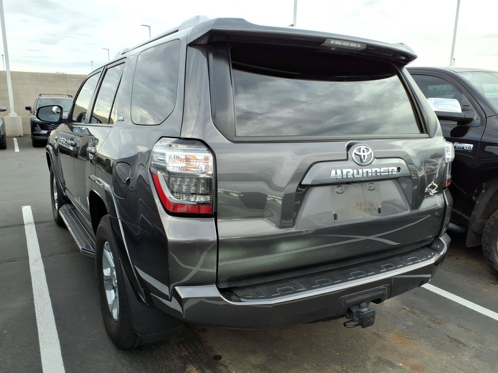 Used 2017 Toyota 4Runner SR5 Premium RWD image 3