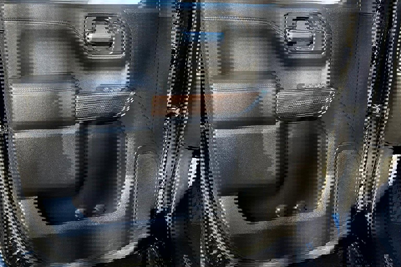 Used 2022 Chevrolet Silverado 1500 RST w/ Rally Edition image 13