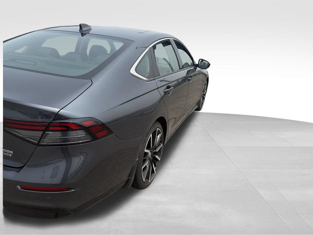 Used 2024 Honda Accord Touring image 9