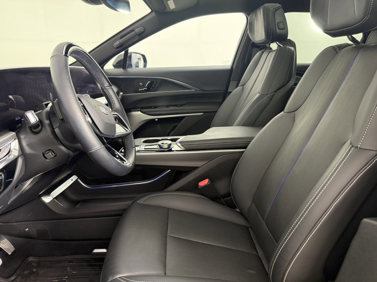 Used 2024 Cadillac Lyriq Sport image 15