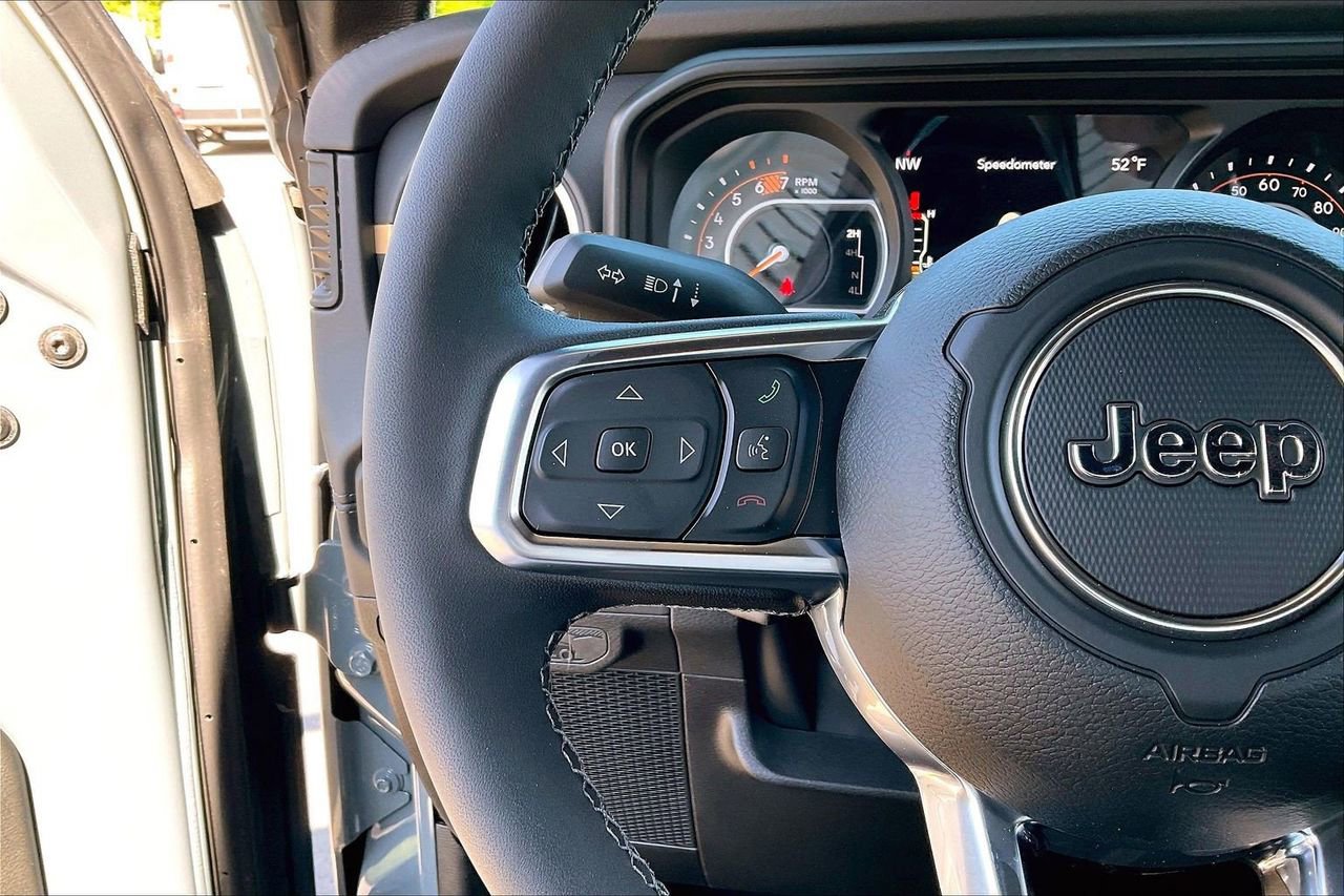 New 2026 Jeep Wrangler Sahara AWD/4WD image 28