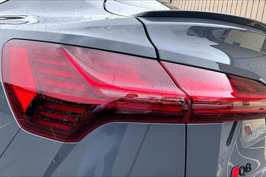 Used 2024 Audi Q8 e-tron Premium Plus w/ Premium Plus Package AWD/4WD image 23