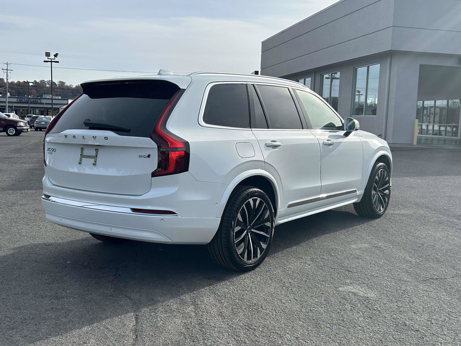 New 2026 Volvo XC90 B6 Ultra w/ Protection Package Premier AWD/4WD image 3
