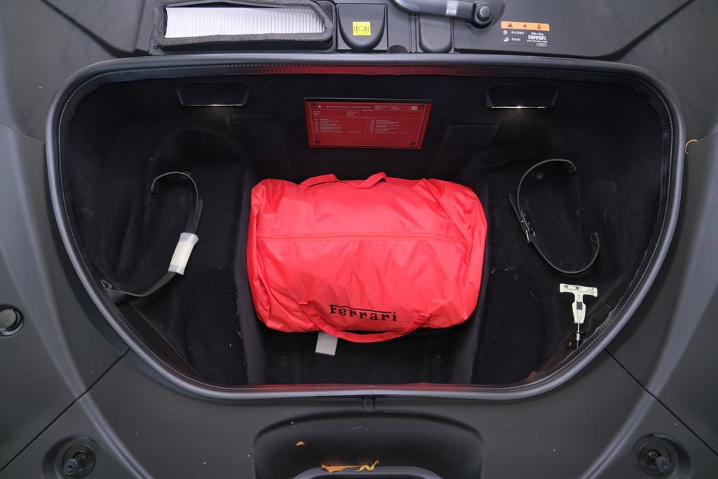 Used 2022 Ferrari F8 Tributo RWD image 51
