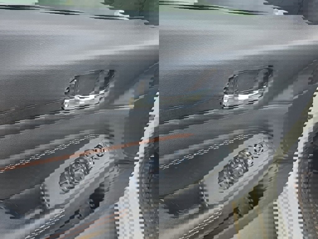 Used 2021 Nissan Altima 2.5 SR w/ SR Premium Package image 15