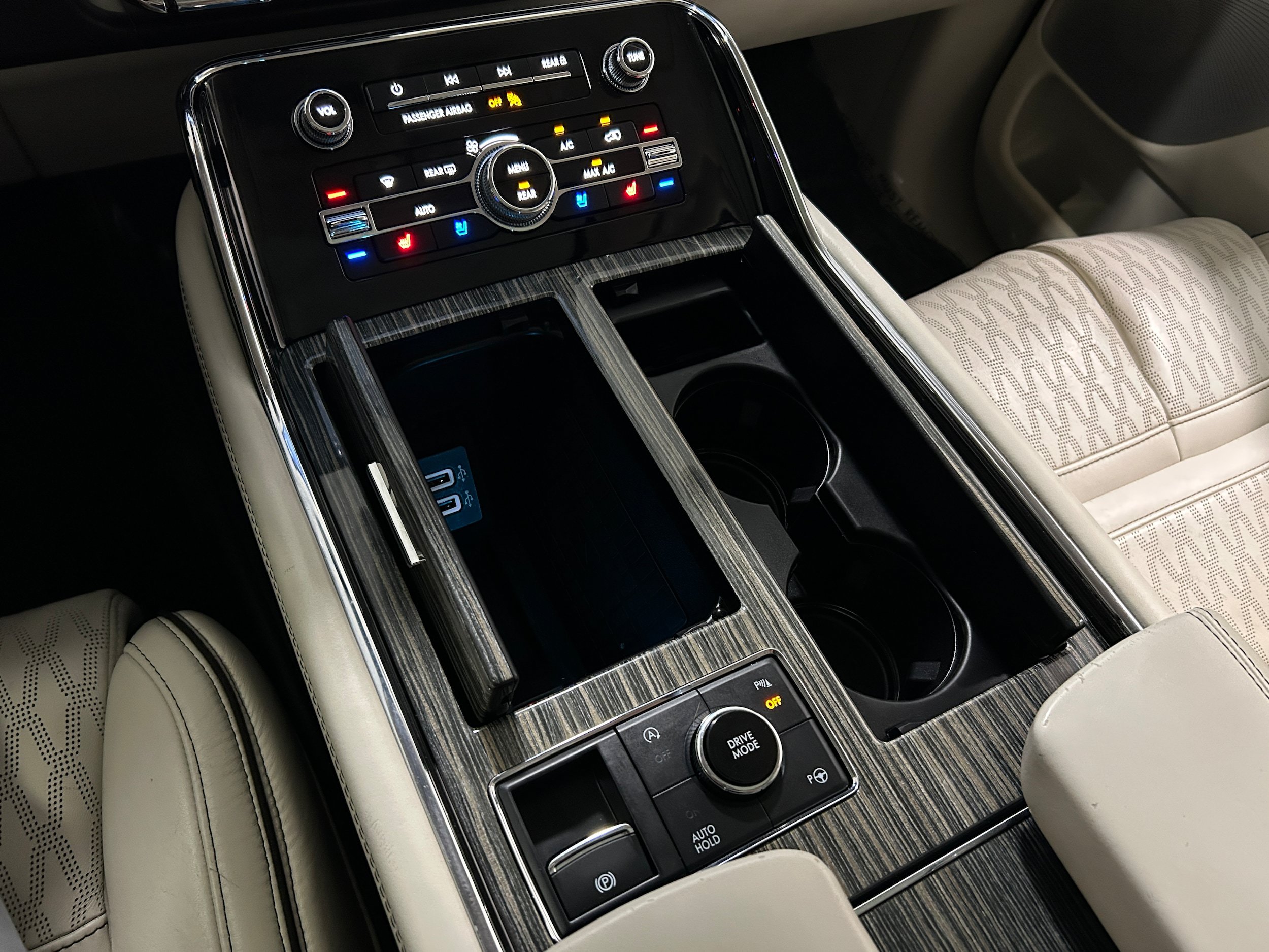 Used 2019 Lincoln Navigator L Black Label AWD/4WD image 10