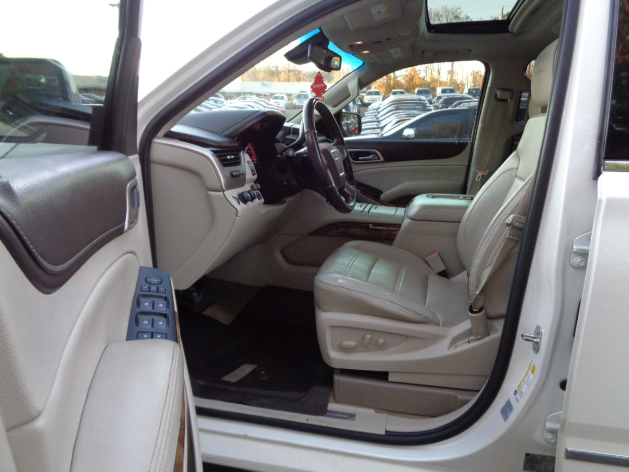 Used 2015 GMC Yukon Denali w/ Touring Package image 16