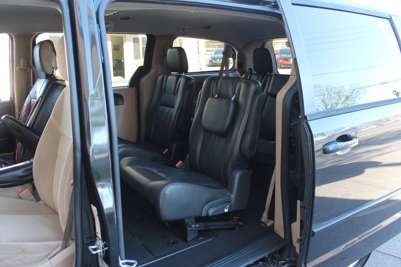 Used 2016 Dodge Grand Caravan SXT FWD image 20