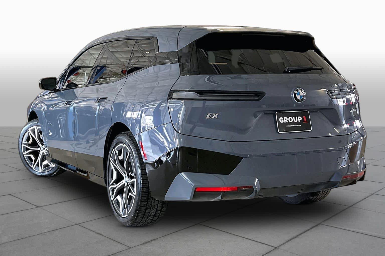 Used 2024 BMW iX xDrive50 w/ Sport Package AWD/4WD image 11