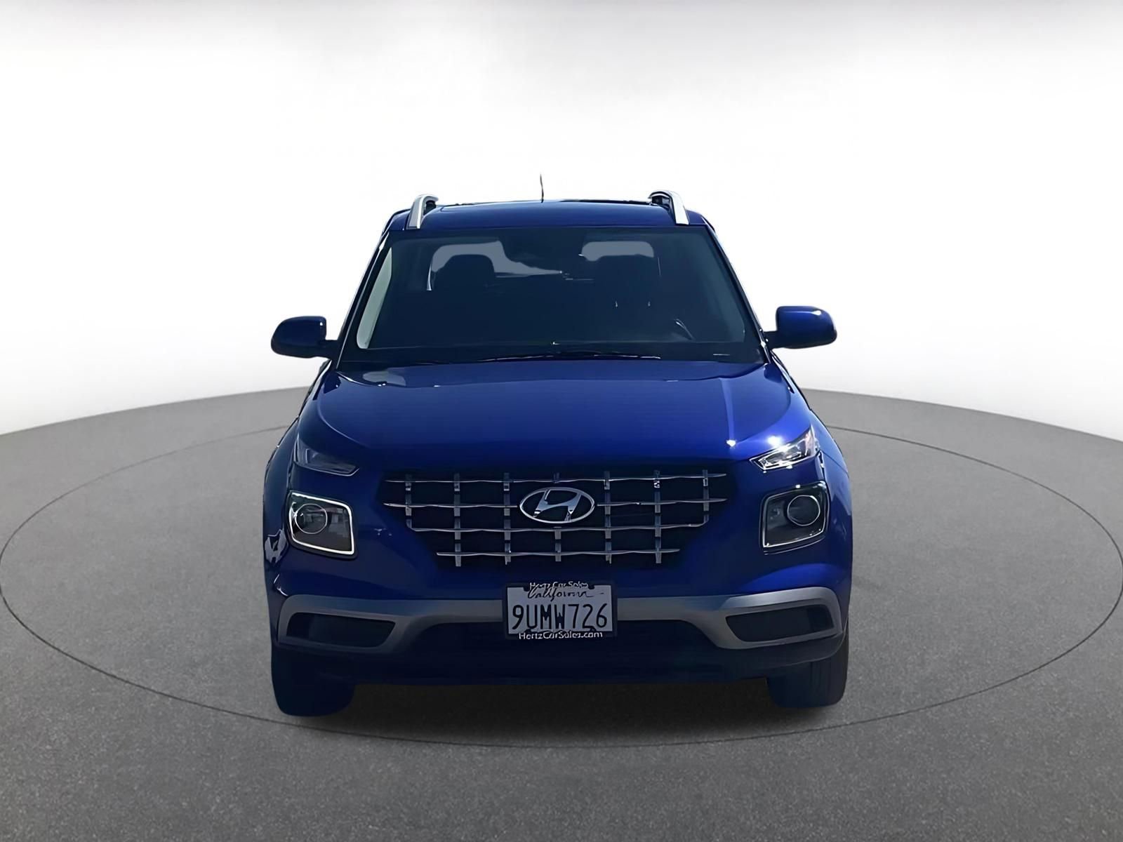 Used 2025 Hyundai Venue SEL image 3