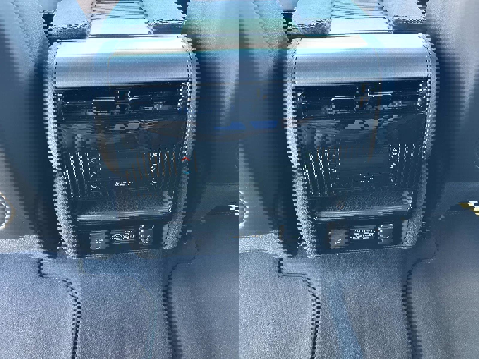 New 2025 Jeep Wagoneer 4WD image 17