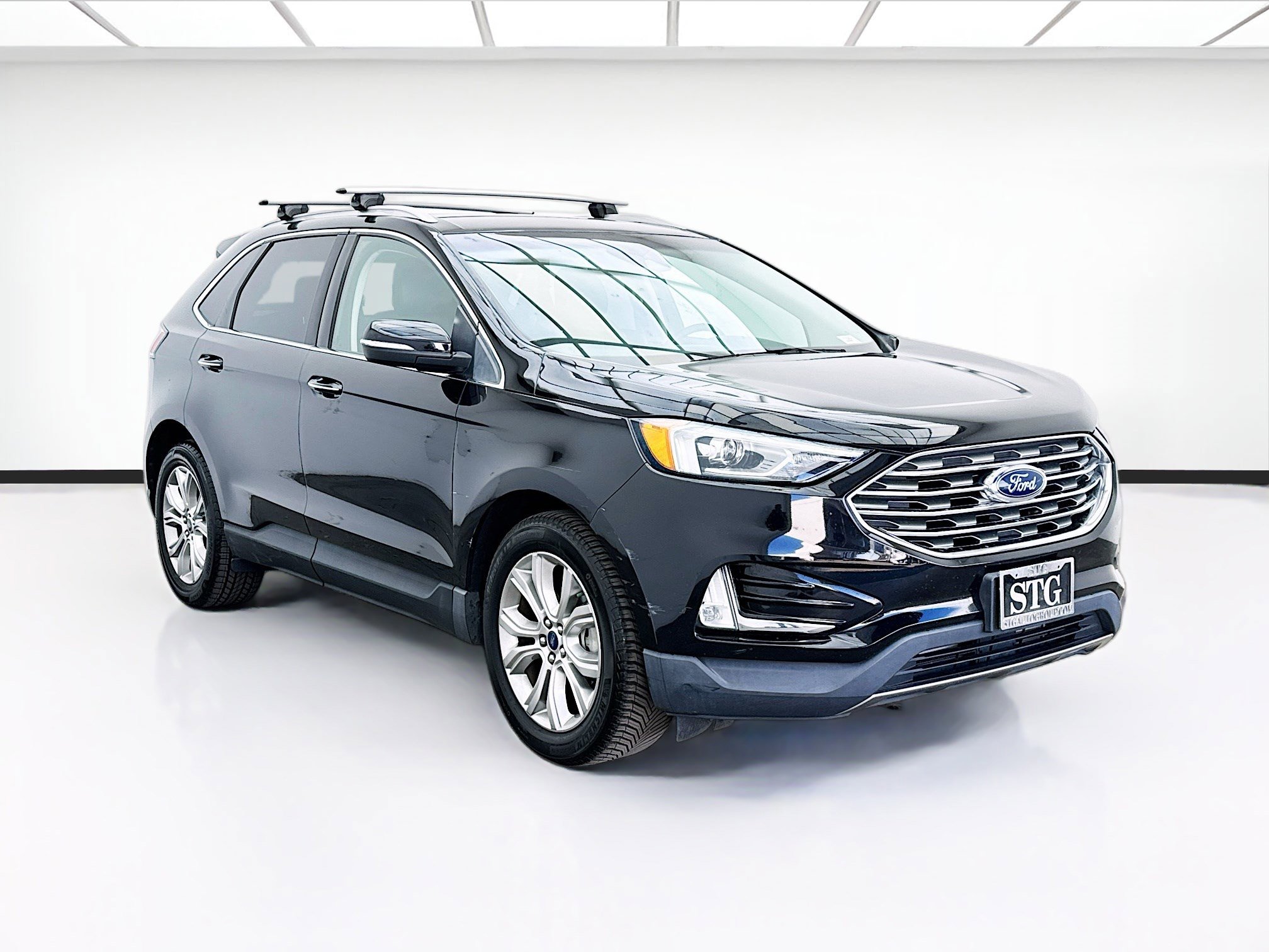 Used 2019 Ford Edge Titanium image 3