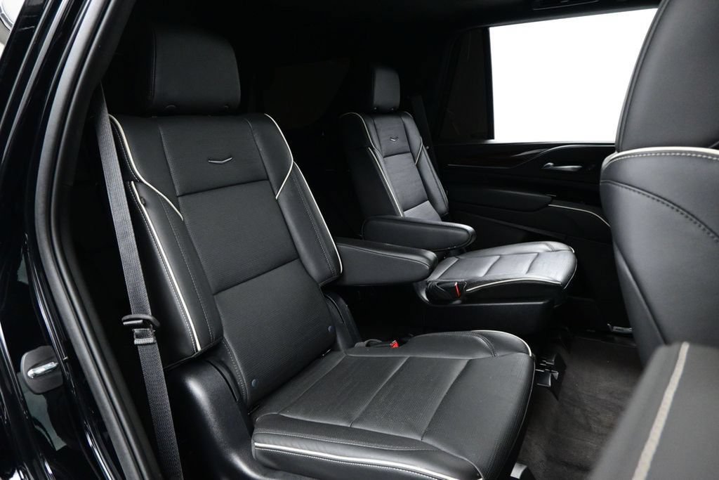 Used 2023 Cadillac Escalade Premium Luxury w/ Performance Package AWD/4WD image 30