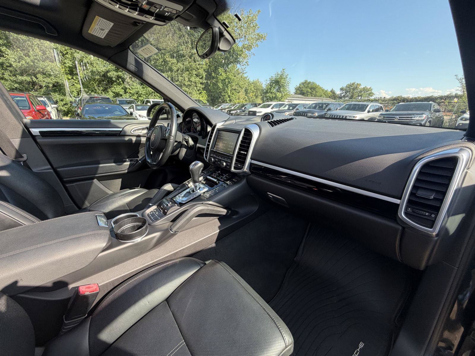 Used 2014 Porsche Cayenne S AWD/4WD image 32
