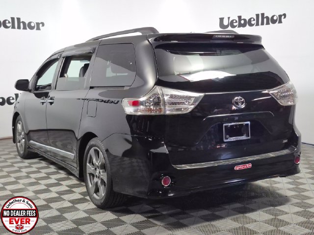Used 2017 Toyota Sienna SE Premium FWD image 5