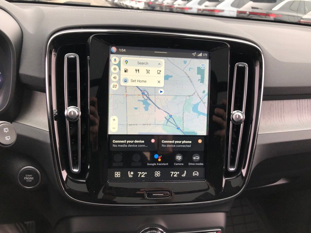 New 2026 Volvo XC40 B5 Plus w/ Protection Package Premier AWD/4WD image 23