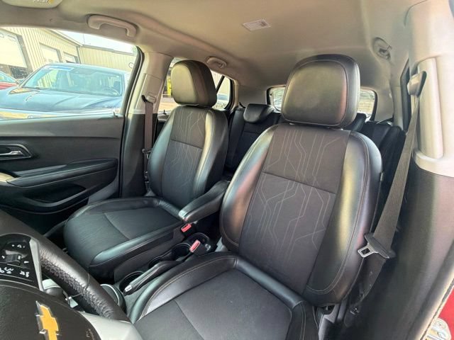 Used 2022 Chevrolet Trax LT w/ Driver Confidence Package AWD/4WD image 21