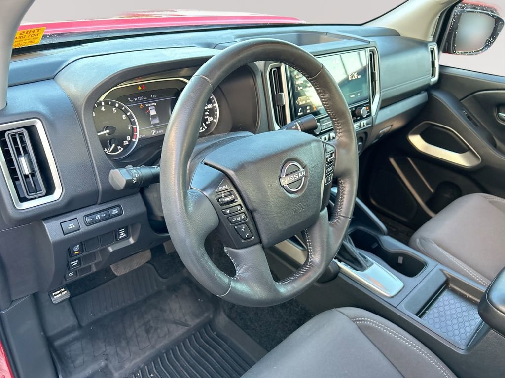 Used 2025 Nissan Frontier SV w/ SV Convenience Package RWD image 14