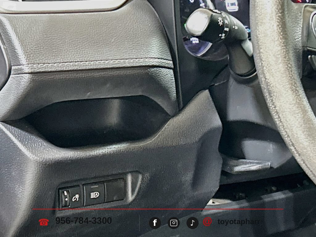 Used 2020 Toyota RAV4 XLE FWD image 9