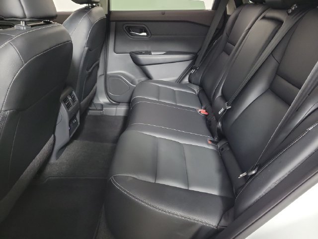 Used 2023 Nissan Rogue SL w/ SL Premium Package FWD image 12