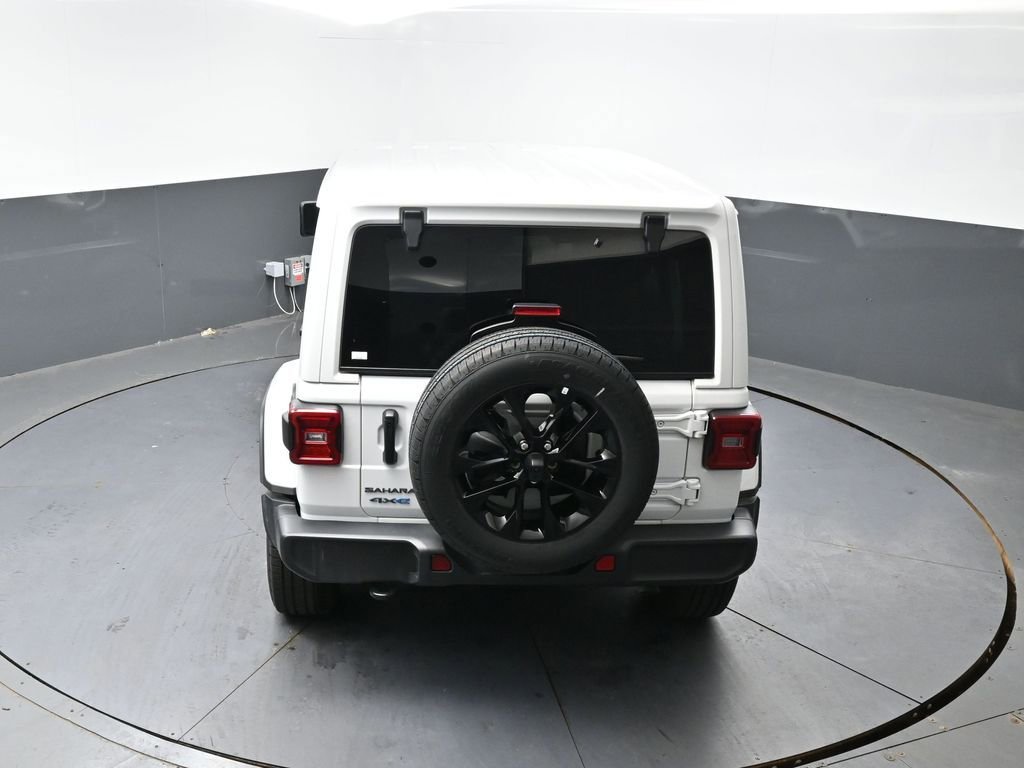Used 2025 Jeep Wrangler Unlimited Sahara AWD/4WD image 22