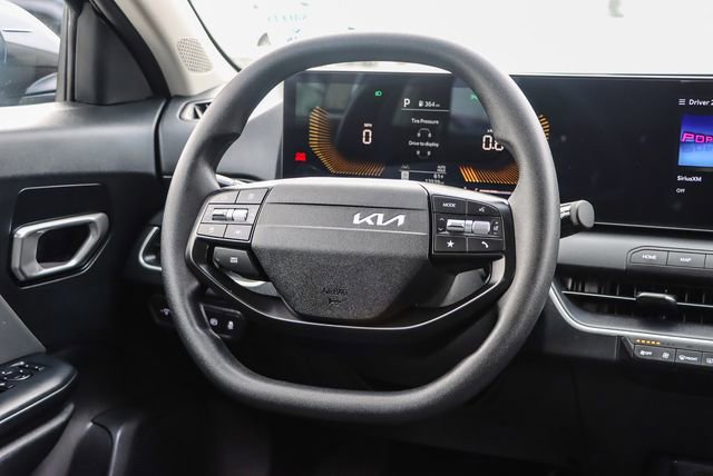 Used 2025 Kia K4 LXS image 17