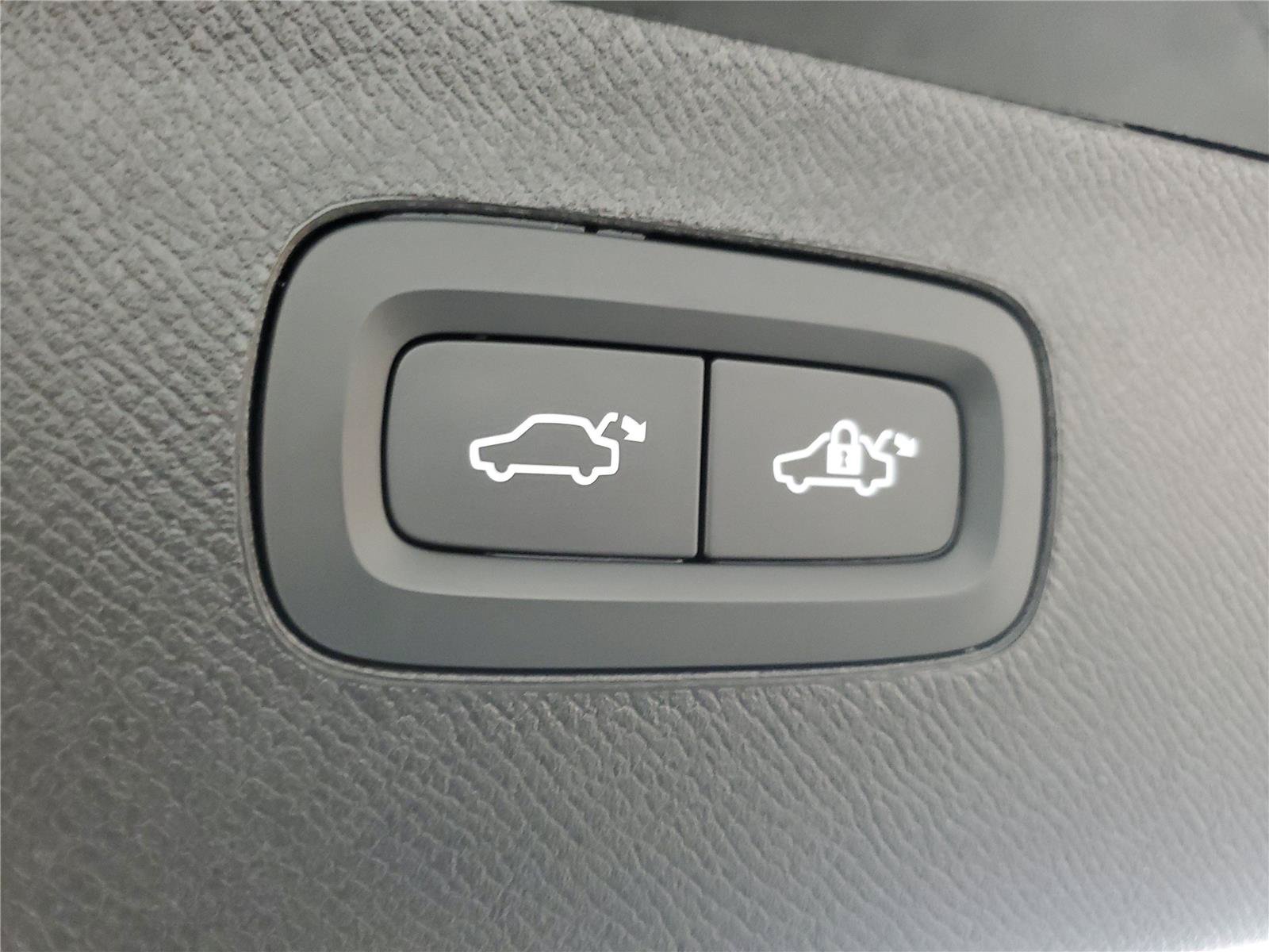 Certified 2026 Volvo XC90 B6 Ultra AWD/4WD image 7
