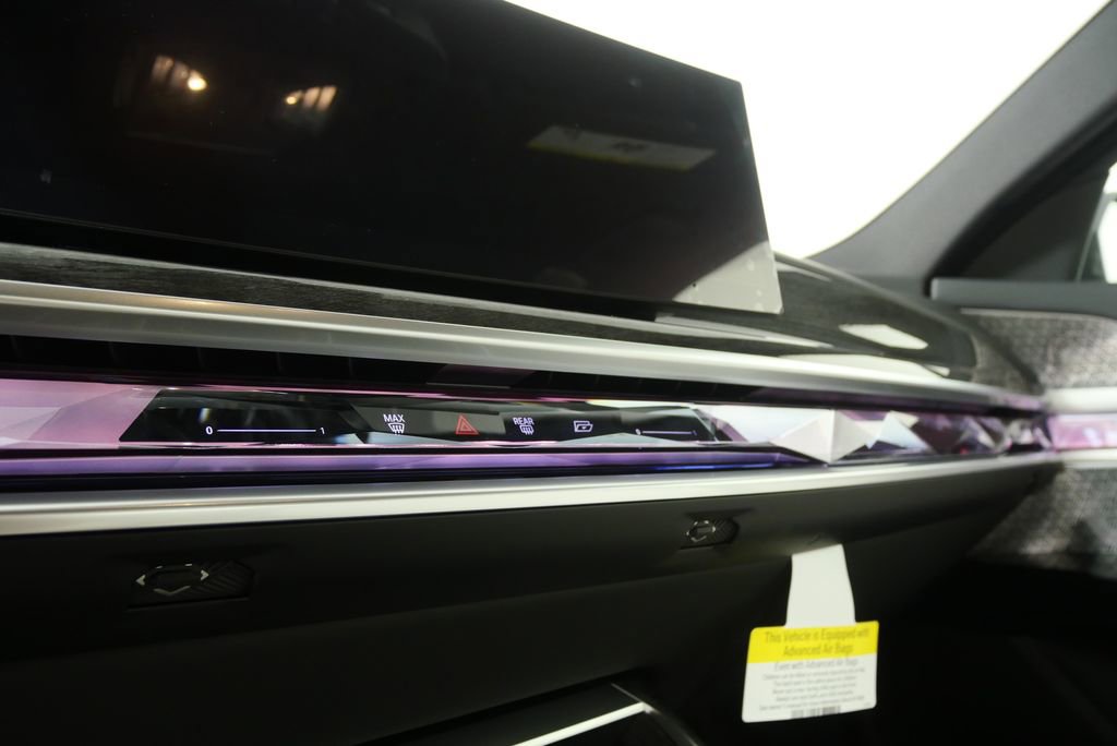 Used 2026 BMW i7 eDrive50 w/ Executive Package image 18