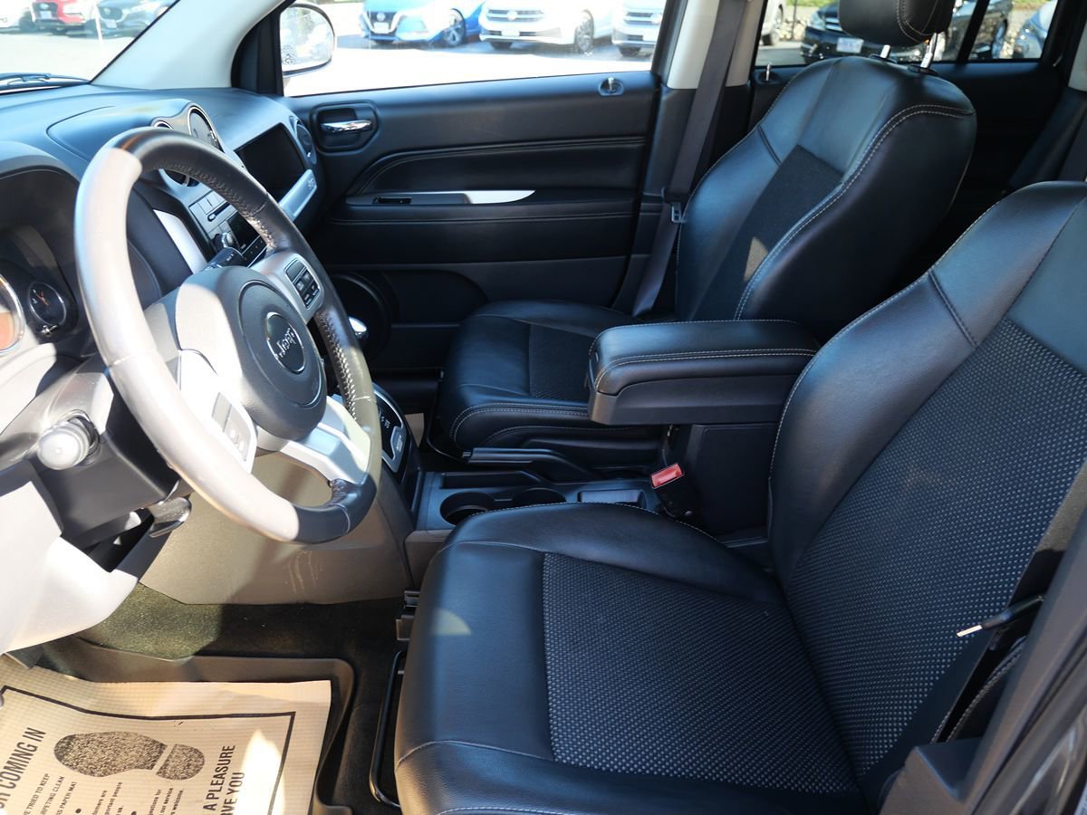 Used 2017 Jeep Compass Latitude image 10